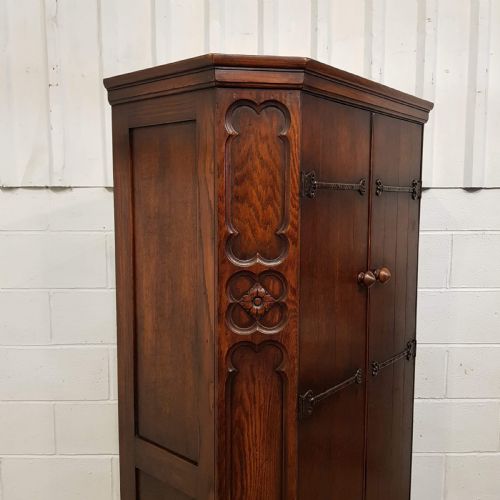 fig 1. ANTIQUE TUDOR OAK TWO PLANK DOOR WARDROBE C1920