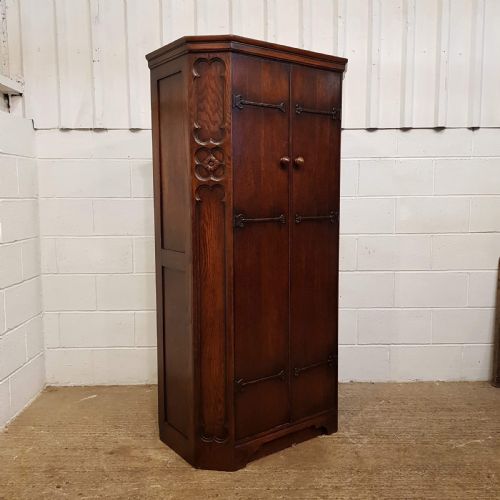 fig 2. ANTIQUE TUDOR OAK TWO PLANK DOOR WARDROBE C1920