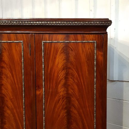fig 1. ANTIQUE EDWARDIAN FLAMED MAHOGANY TRIPLE WARDROBE C1900