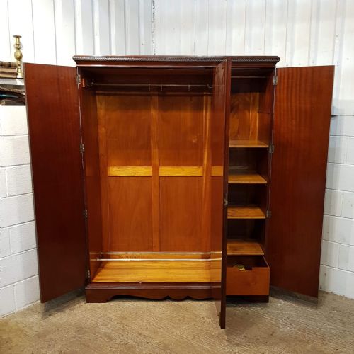fig 2. ANTIQUE EDWARDIAN FLAMED MAHOGANY TRIPLE WARDROBE C1900