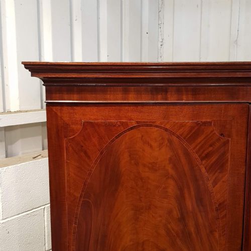 fig 2. ANTIQUE REGENCY MAHOGANY LINEN PRESS C1820