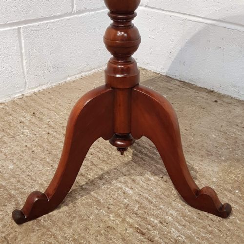 fig 2. ANTIQUE VICTORIAN MAHOGANY TRIPOD TABLE C1880