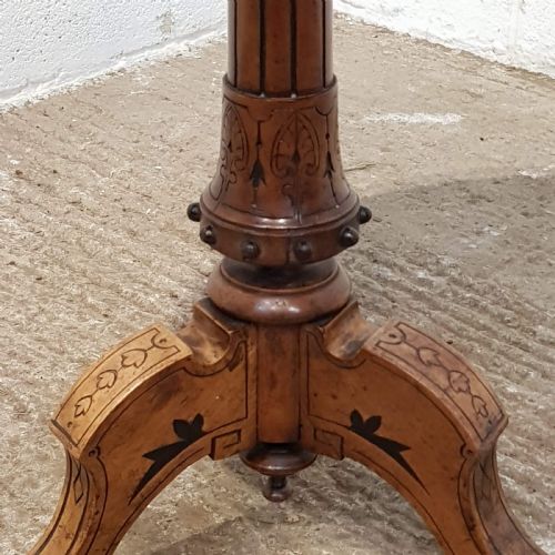 fig 1. ANTIQUE VICTORIAN WALNUT TRIPOD LAMP TABLE C1880