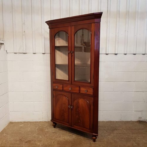 fig 2. ANTIQUE VICTORIAN MAHOGANY FULL HEIGHT CORNER CABINET C1870