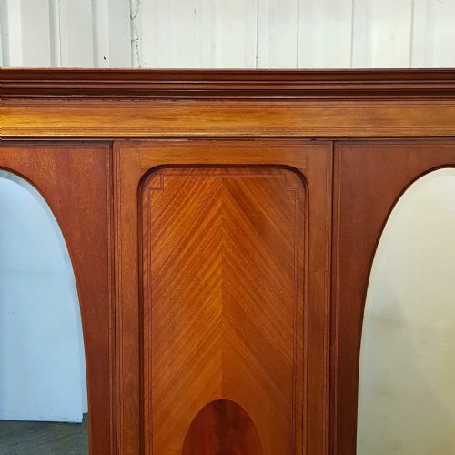 fig 1. ANTIQUE EDWARDIAN MAHOGANY TRIPLE WARDROBE C1900