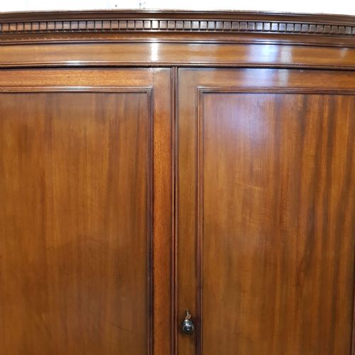fig 2. ANTIQUE EDWARDIAN MAHOGANY BOW FRONT WARDROBE C1900