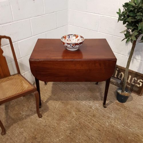 fig 1. ANTIQUE REGENCY MAHOGANY PEMBROKE TABLE C1820