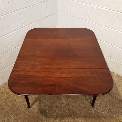 fig 2. ANTIQUE REGENCY MAHOGANY PEMBROKE TABLE C1820