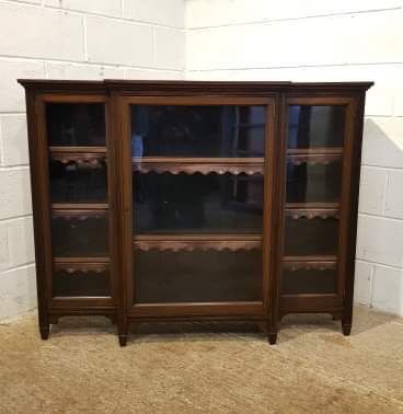 fig 1. ANTIQUE EDWARDIAN MAHOGANY BREAKFRONT BOOKCASE C1900