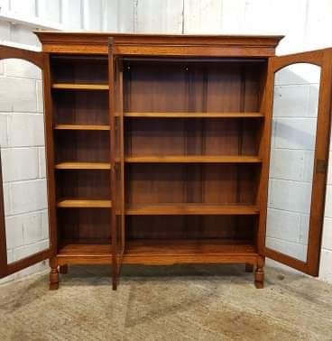 fig 2. ANTIQUE EDWARDIAN OAK GLAZED BOOKCASE C1900