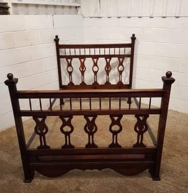 fig 2. ANTIQUE EDWARDIAN OAK DOUBLE BED C1900