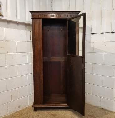 fig 2. ANTIQUE EDWARDIAN OAK HALL WARDROBE C1900