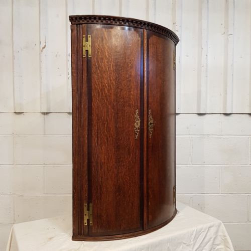 Antique 18th Century Period Oak & Mahogany Bow Front Corner Cabinet C1780