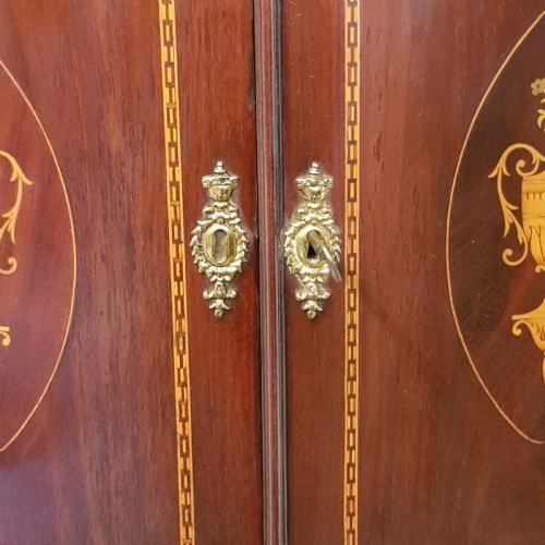 fig 2. ANTIQUE REGENCY INLAID MAHOGANY BOW FRONT CORNER CABINET C1820