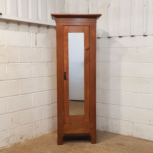 fig 1. ANTIQUE ARTS & CRAFTS OAK HALL WARDROBE C1914