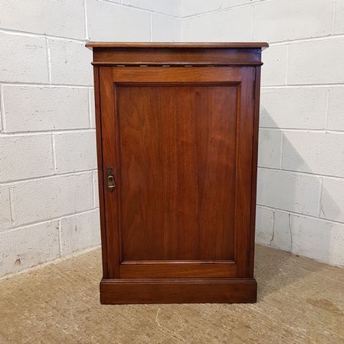 fig 1. ANTIQUE EDWARDIAN MAHOGANY LINEN CUPBOARD C1900