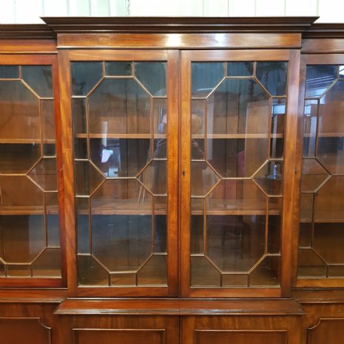 fig 2. ANTIQUE LARGE EDWARDIAN MAHOGANY ASTRAGAL GLAZED BREAKFRONT BOOKCASE C1900