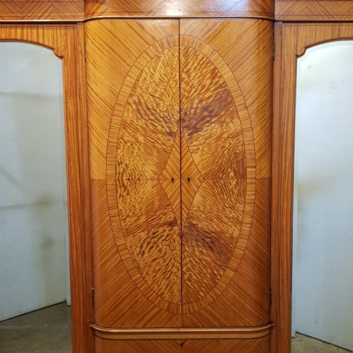 fig 2. ANTIQUE EDWARDIAN SATINWOOD BREAKFRONT TRIPLE WARDROBE C1900