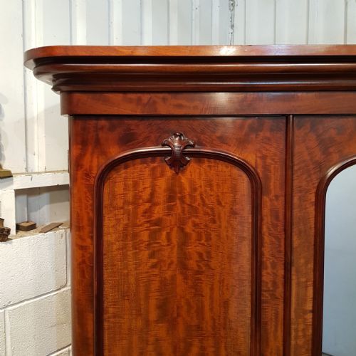 fig 2. ANTIQUE VICTORIAN MAHOGANY TRIPLE WARDROBE C1880