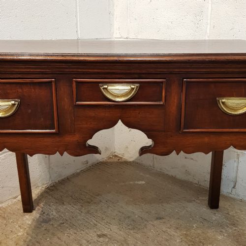 fig 2. ANTIQUE LATE 18TH CENTURY OAK LOWBOY C1780