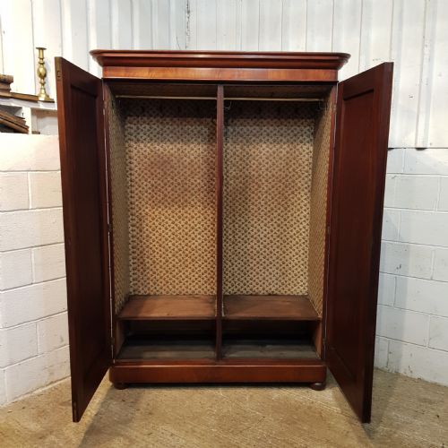 fig 2. ANTIQUE VICTORIAN MAHOGANY DOUBKE WARDROBE C1880