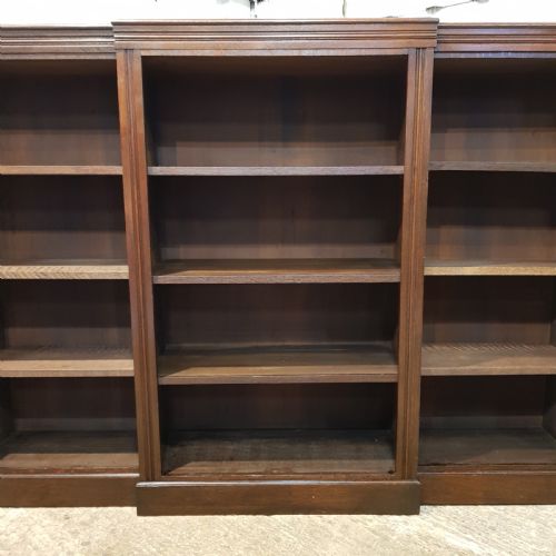 fig 1. ANTIQUE LATE VICTORIAN OAK BREAKFRONT OPEN BOOKCASE C1890