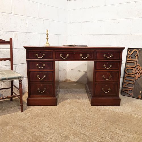 fig 2. ANIQUE EDWARDIAN MAHOGANY PEDESTAL DESK BY WARING & GILLOWS C1900