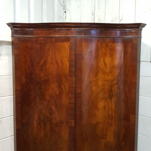 fig 1. ANTIQUE EDWARDIAN MAHOGANY SERPENTINE FRONT DOUBKE WARDROBE C1900