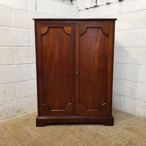 fig 1. ANTIQUE VICTORIAN. MAHOGANY CUPBOARD C1880
