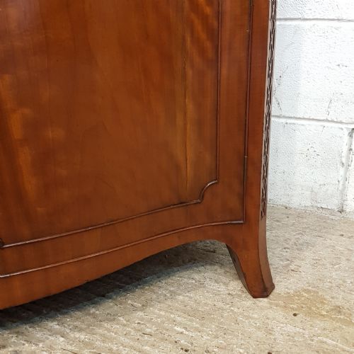 fig 2. ANTIQUE EDWARDIAN SERPENTINE SHAPED MAHOGANY CABINET C1900