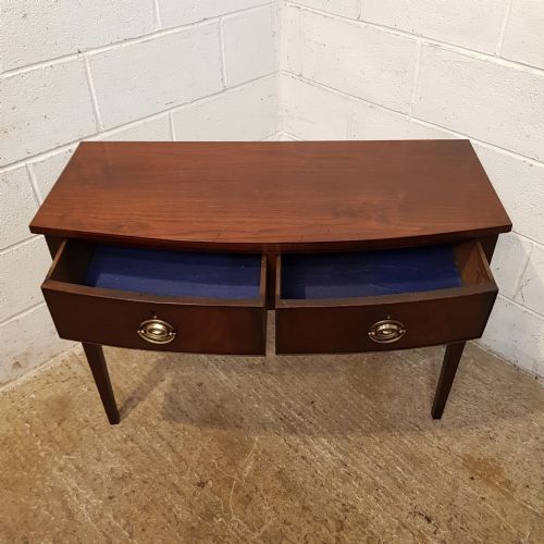 fig 1. ANTIQUE REGENCY MAHOGANY BOW FRONT SIDE TABLE C1820