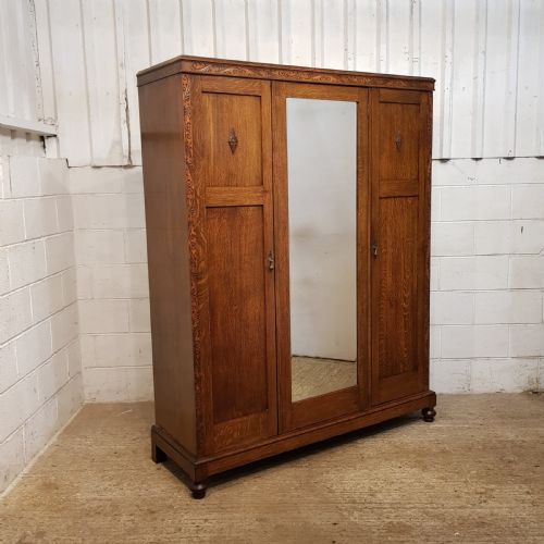 fig 2. ANTIQUE SMALL OAK TRIPLE WARDROBE C1920