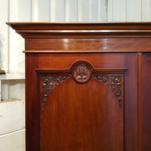 fig 1. ANTIQUE EDWARDIAN MAHOGANY TRIPLE WARDROBE C1900