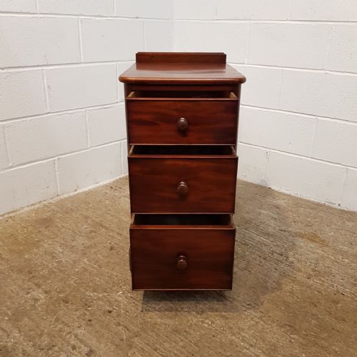 fig 2. SUPERB PAIR ANTIQUE VICTORIAN MAHOGANY BEDSIDE CHEST OF DRAWERS C1880
