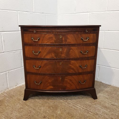 fig 2. ANTIQUE SMALL BOW FRONT MAHOGANY BACHELORS CHEST OF DRAWERS C1920