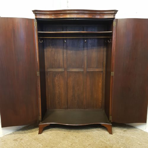 fig 2. ANTIQUE MAHOGANY SERPENTINE FRONT MAHOGANY DOUBLE WARDROBE C1910