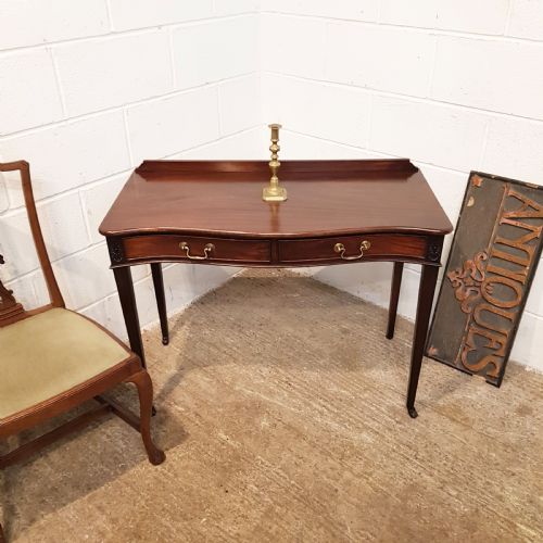 Antique Regency Mahogany Serpentine Shaped Side Table C1820