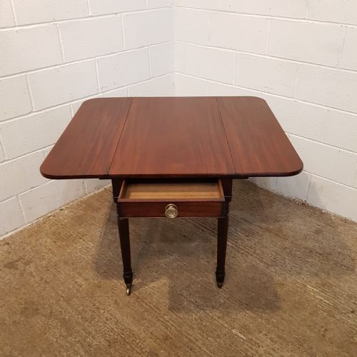 fig 1. ANTIQUE REGENCY MAHOGANY PEMBROKE TABLE C1820
