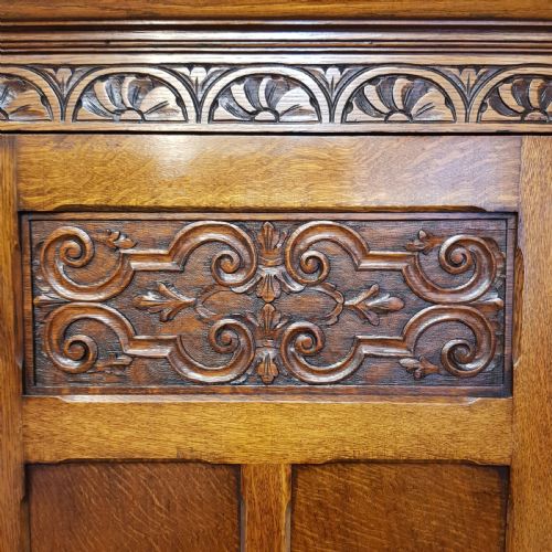 fig 1. ANTIQUE CARVED OAK HALL ROBEC1920