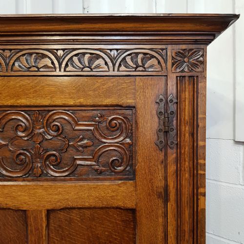 fig 2. ANTIQUE CARVED OAK HALL ROBEC1920