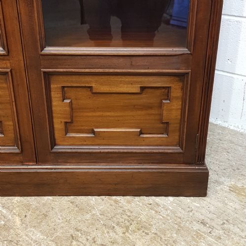 fig 1. ANTIQUE LATE VICTORIAN MAHOGANY GLAZED BOOKCASE C1890