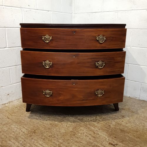 fig 2. ANTIQUE REGENCY MAHOGANY BOW FRONT CHEST OF DRAWERS C1820