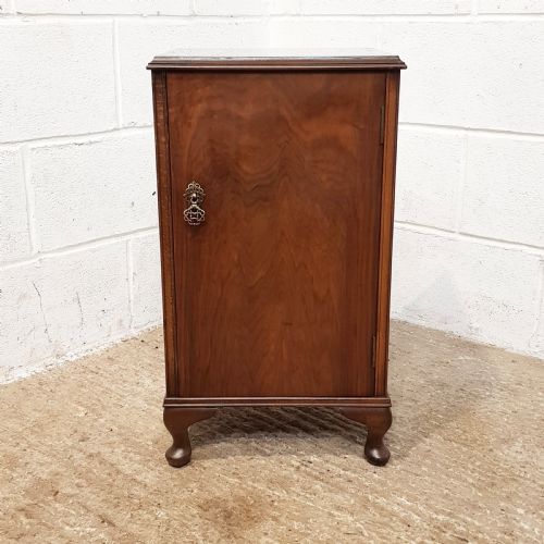 fig 2. ANTIQUE PAIR MAHOGANY BEDSIDE CABINETS C1930