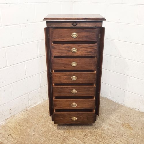 fig 1. ANTIQUE OAK WELLINGTON CHEST C1920