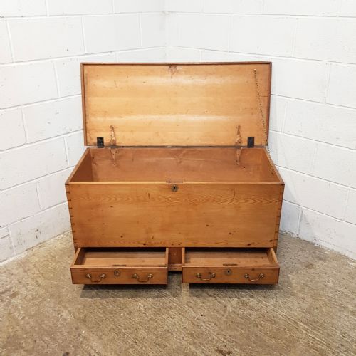 fig 2. ANTIQUE LATE 18TH CENTURY PINE BLANKET BOX MULE CHEST C1780