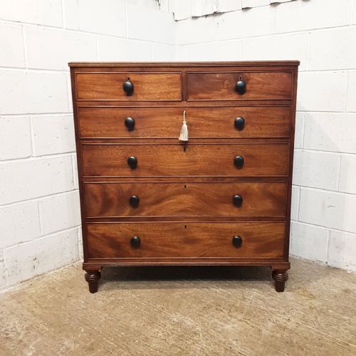 fig 2. ANTIQUE EARLY VICTORIAN MAHOGANY CHEET OF DRAWERS C1860