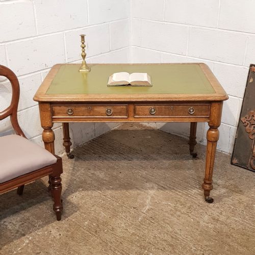 ANTIQUE VICTORIAN OAK LEATHER TOP DEK C1880