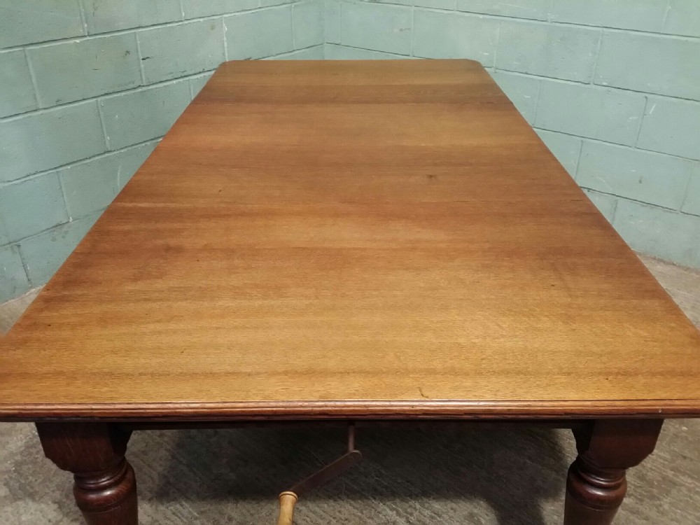 ANTIQUE VICTORIAN OAK WIND OUT EXTENDING DINING TABLE C 1880 seats 10-12
