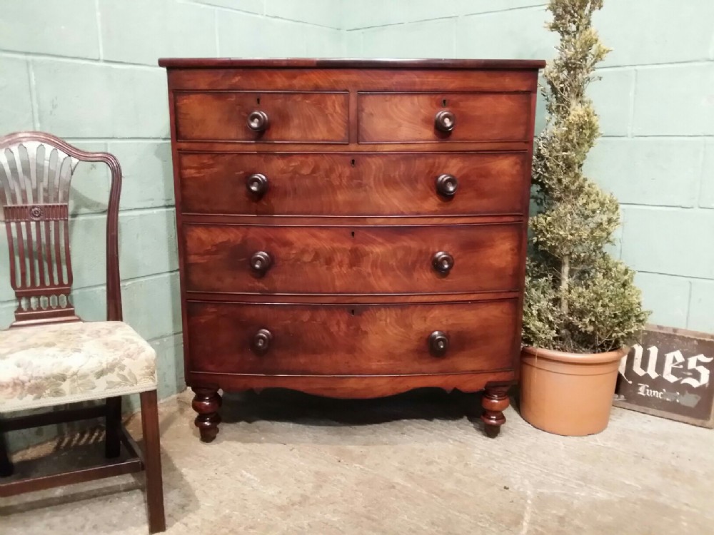 ANTIQUE VICTORIAN FLAMED MAHOGANY BOW FRONT CHEST OF DRAWERS C1880