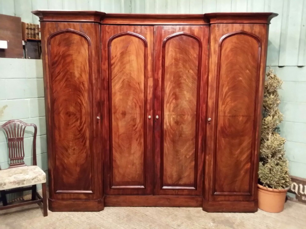 ANTIQUE VICTORIAN FLAMED MAHOGANY BREAKFRONT TRIPLE WARDROBE C1880